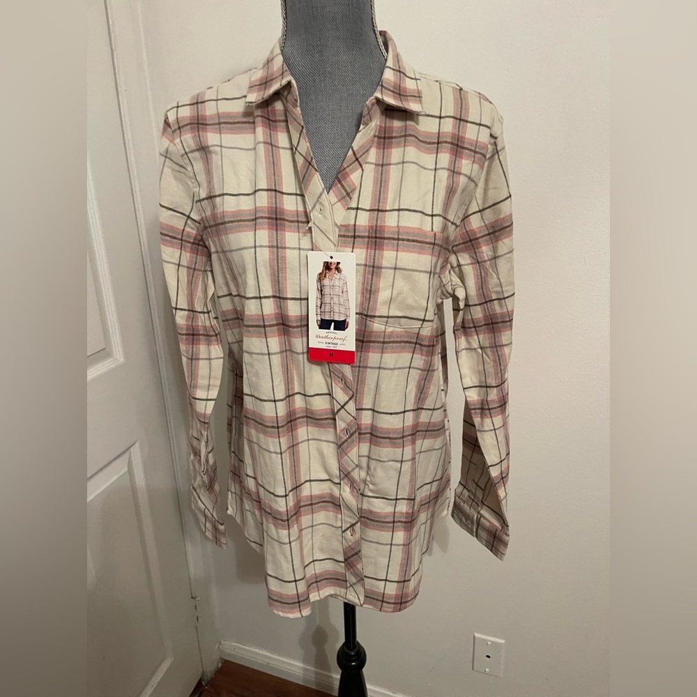 NWT Weatherproof Cream and Pink Plaid Shirt. Size Medium.